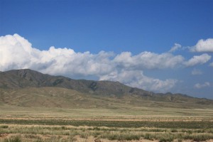 山と草原